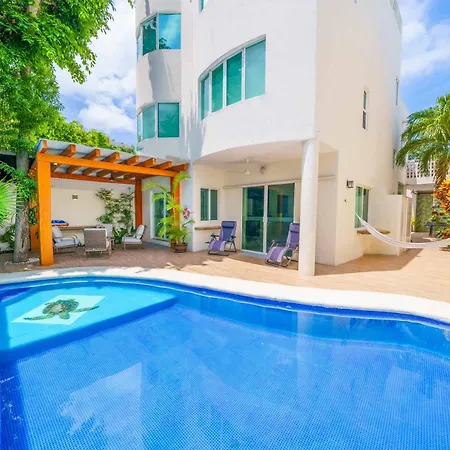 5 Bedroom Modern Villa With Private Pool - Great Location